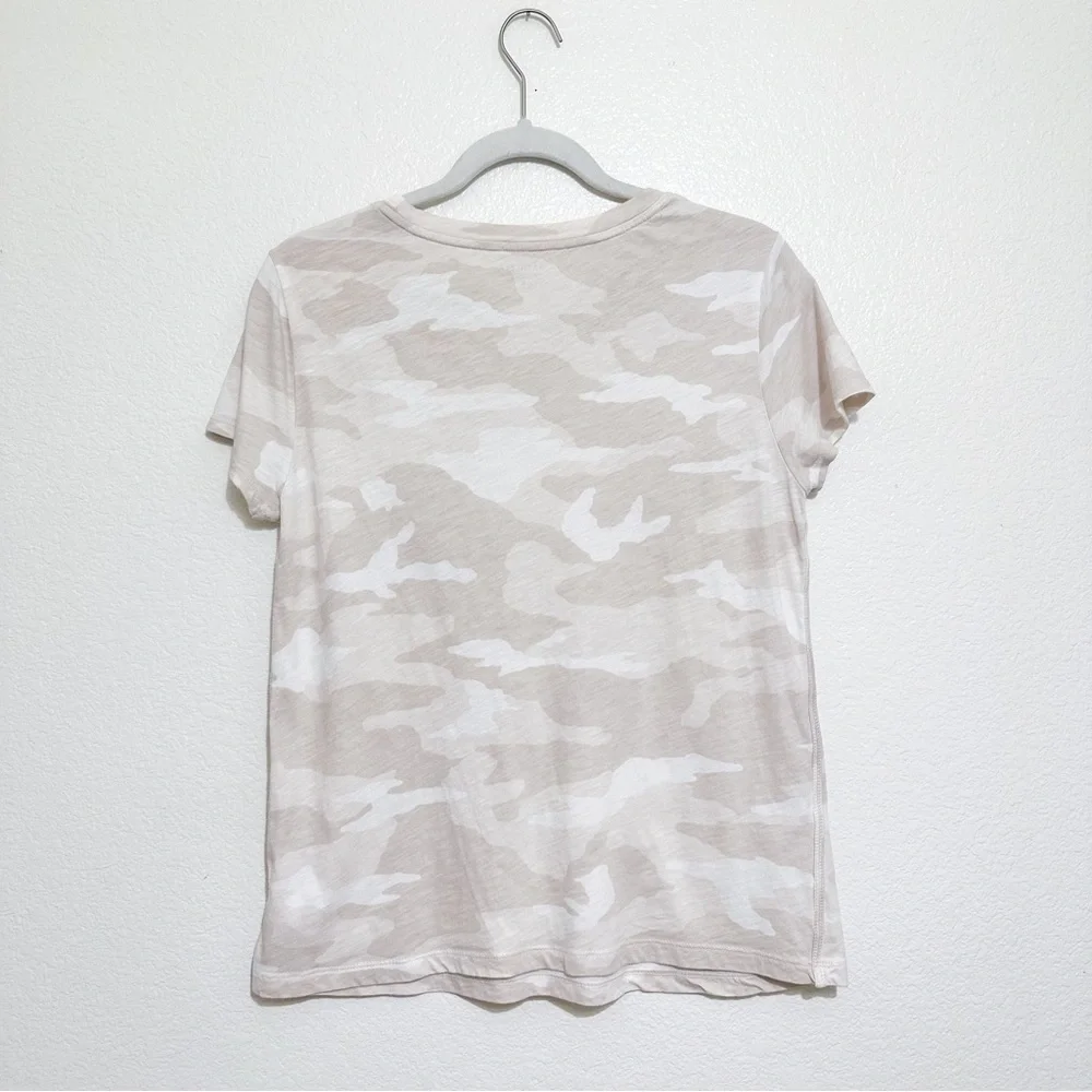 Athleta Beige Camo Short Sleeve Shirt Size M - Picture 6 of 6